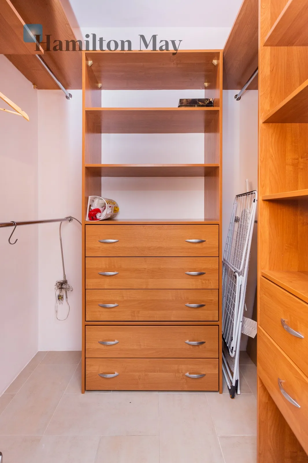 City: Kraków Street: Stańczyka Region: Bronowice Subregion: Bronowice Małe Distance to centre: 3.69 km Level: 7 - slider