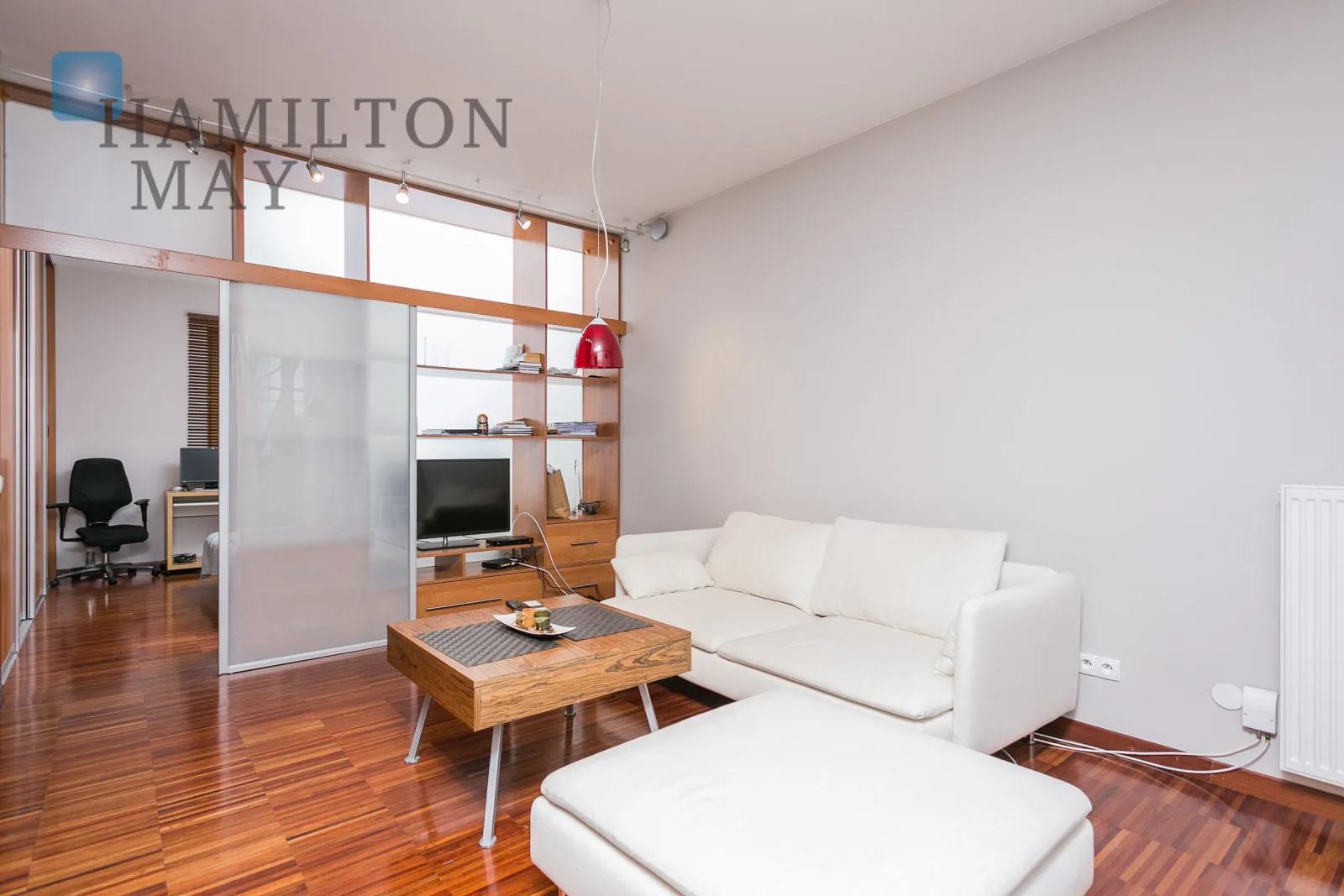 A quiet apartment in the Eko-Park development in Mokotów - slider