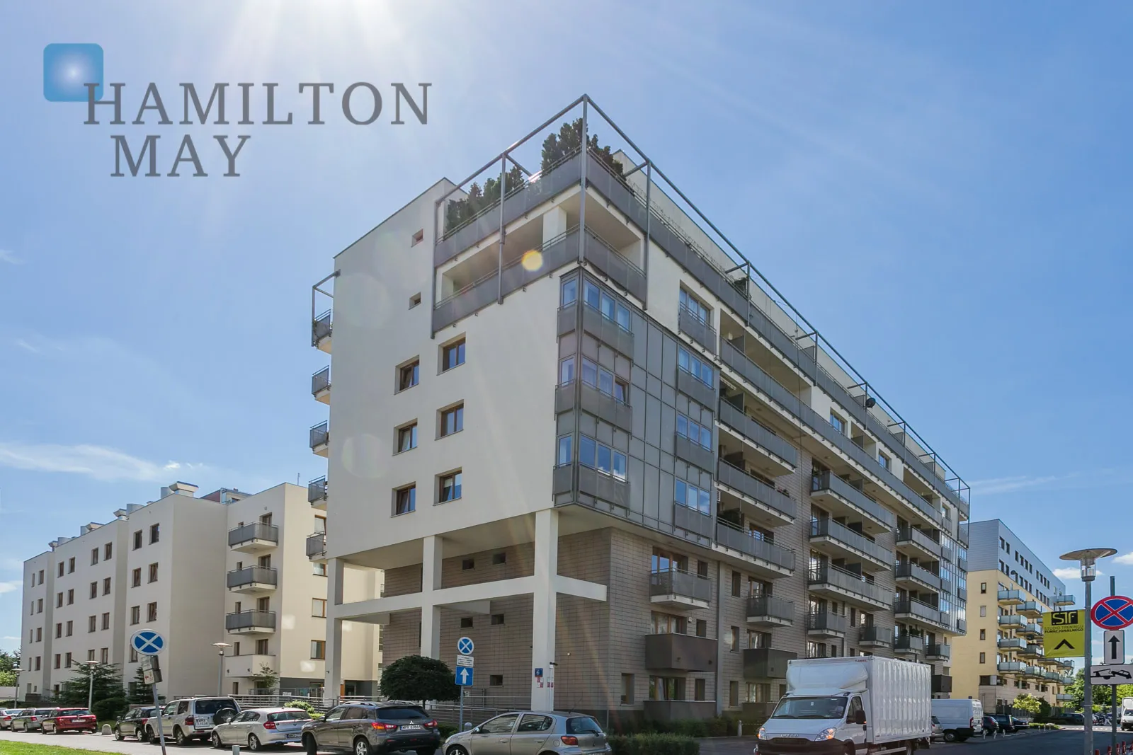 A quiet apartment in the Eko-Park development in Mokotów - slider