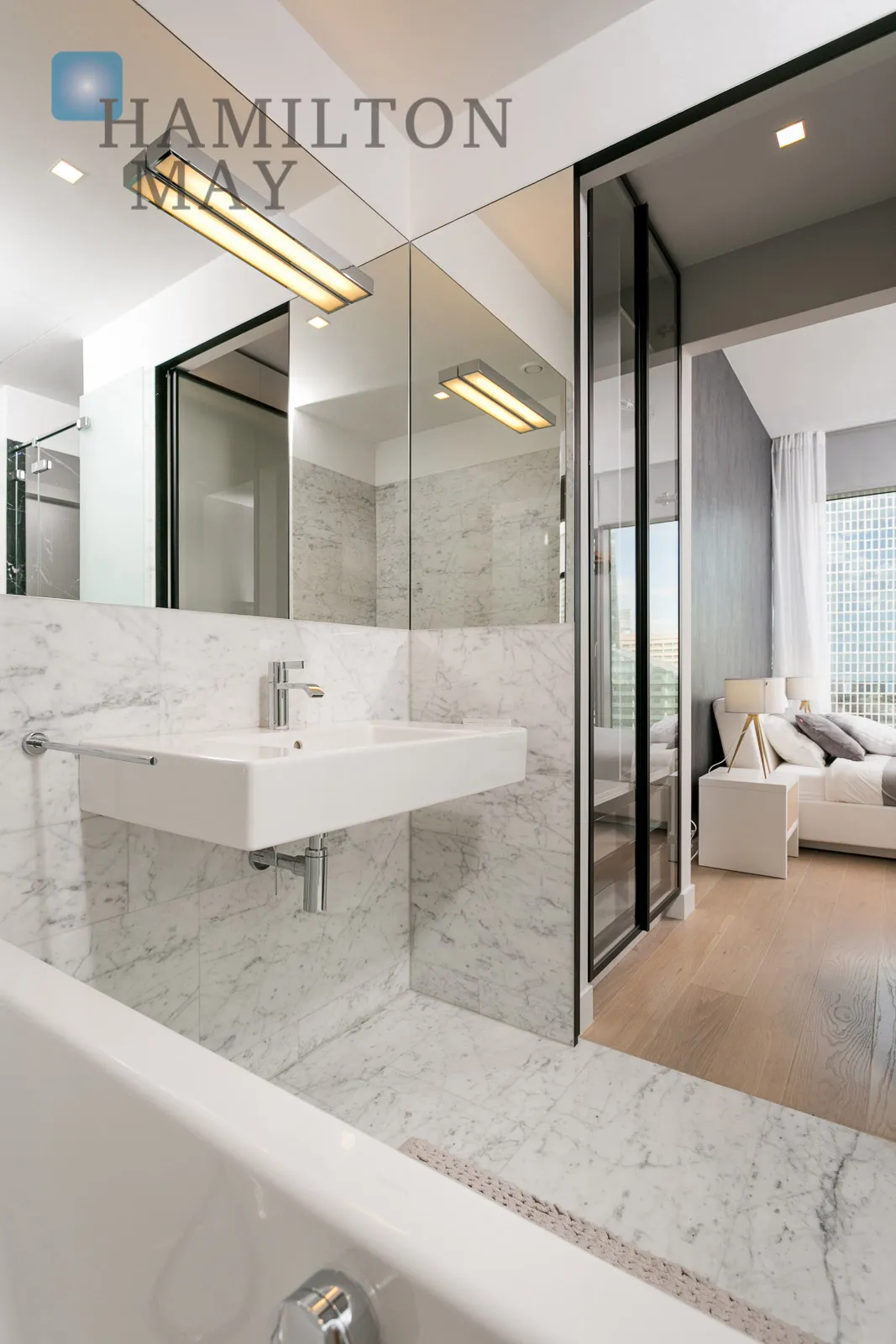 Ekskluzywny apartament z widokiem na centrum Warszawy - slider