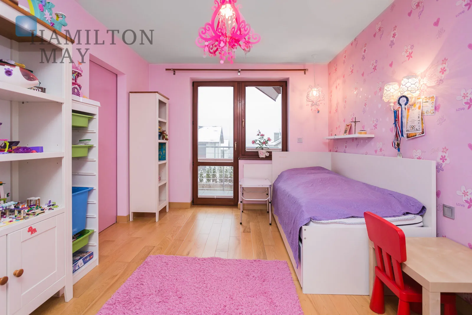 Просторий будинок з гарною ділянкою та сучасним закритим житловим комплексом на півночі Кракова | Маслом'янца - slider