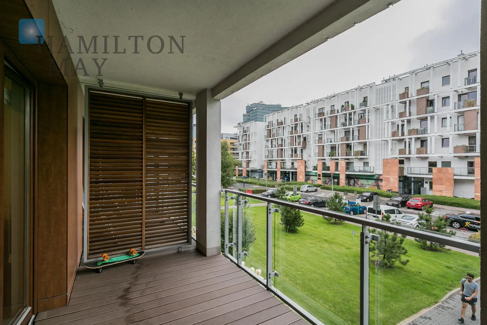 A bright, three-room apartment in the prestigious Eko Park development - slider