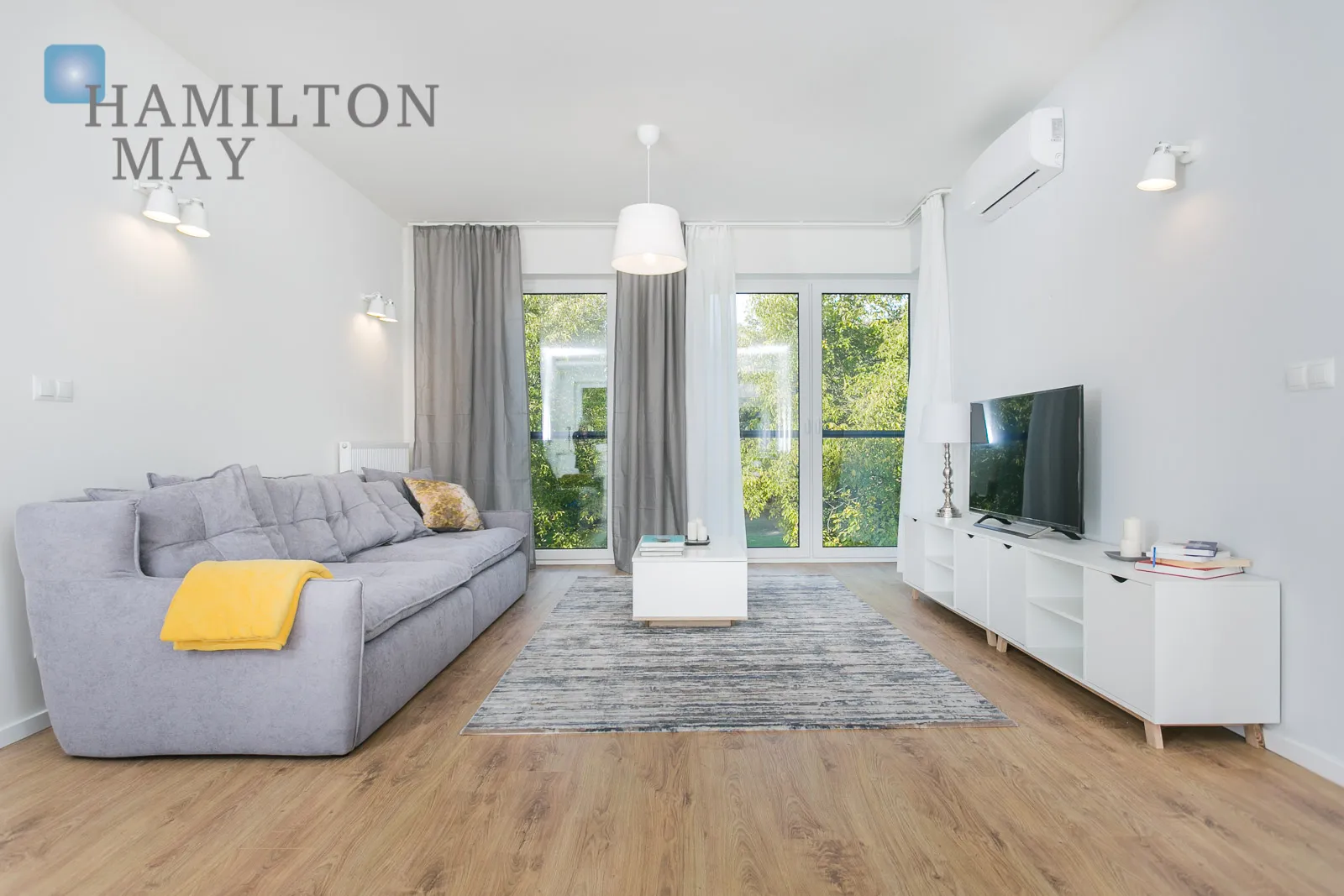 Two-bedroom apartment with a beautiful view of Przegorzały - slider