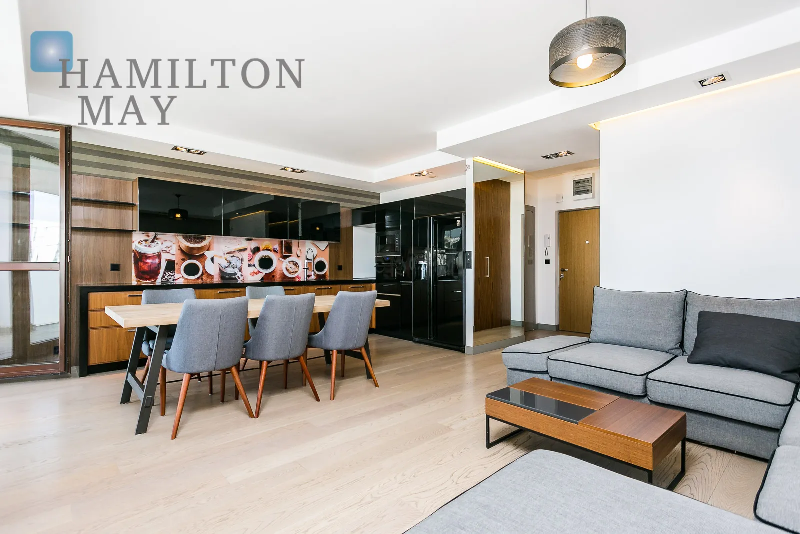 Unique, comfortable two bedroom apartment located in the Wola district - slider