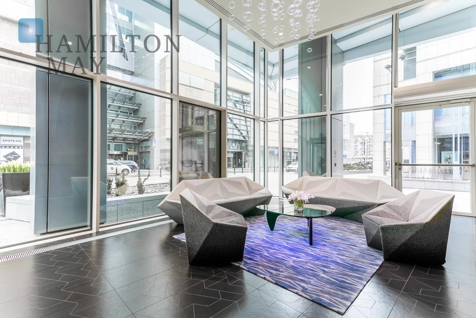 Unique and spacious apartment with two bedrooms, located on the 38th floor of the Złota 44 development - slider