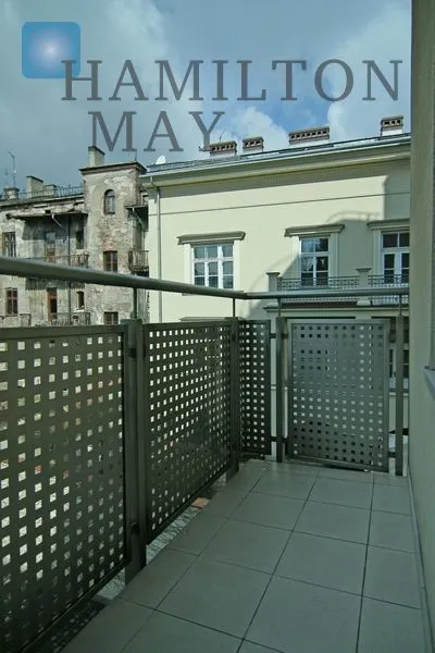 Modern two bedroom apartment in a great location - slider
