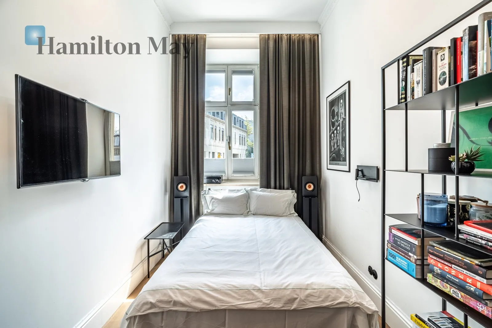 A luxurious apartment in a prestigious tenement house on the Vistula Boulevards - slider