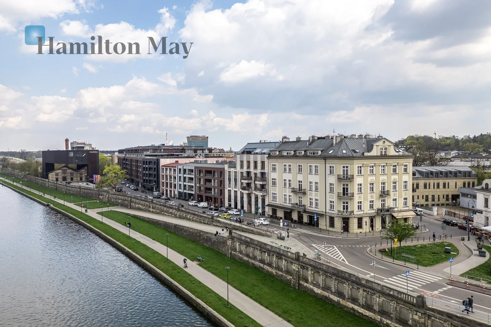 A luxurious apartment in a prestigious tenement house on the Vistula Boulevards - slider