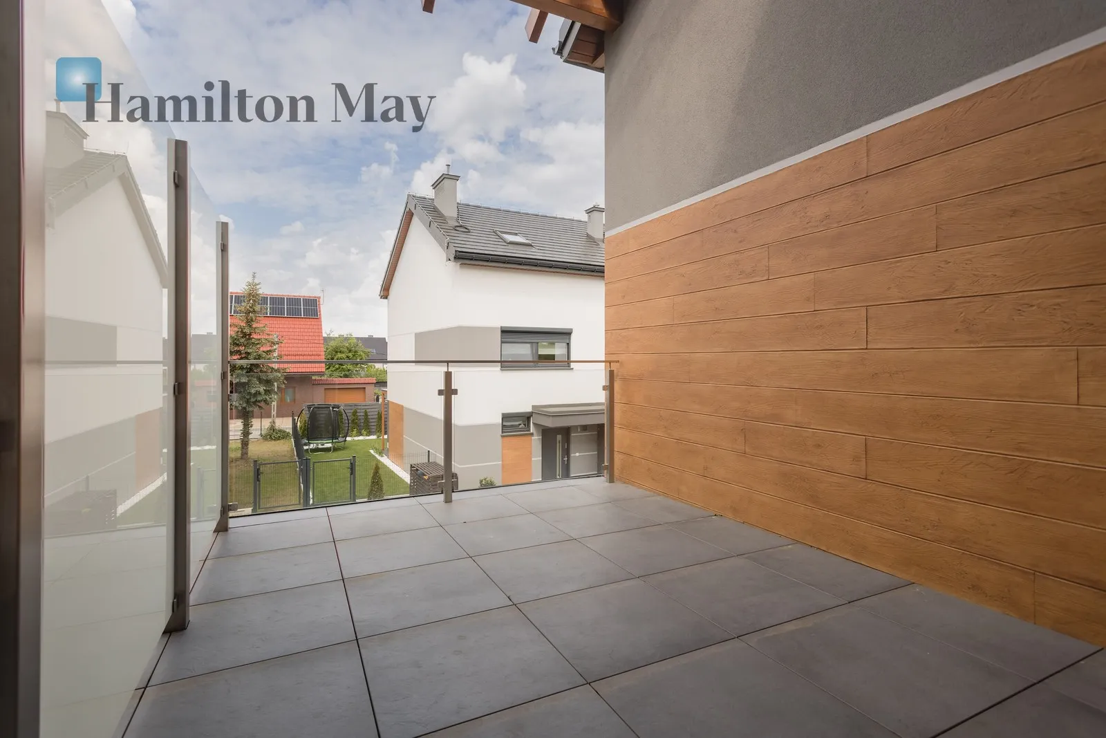 Region: Bieżanów-Prokocim Subregion: Prokocim Distance to centre: 6.44 km Price: 2000000 PLN Bedrooms: 4 Bathrooms: 3 - slider