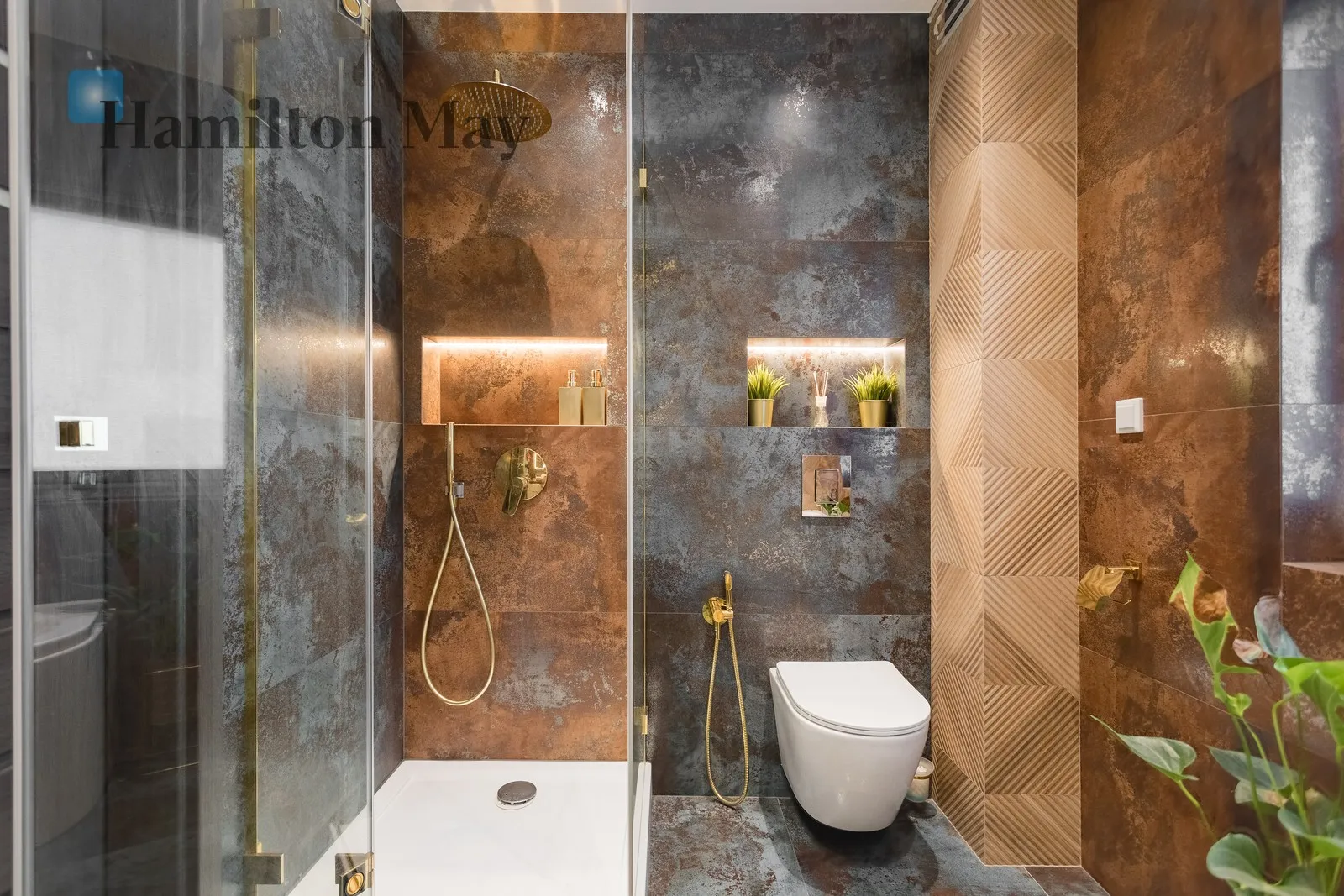 Distance to centre: 6.44 km Price: 2000000 PLN Bedrooms: 4 Bathrooms: 3 Size: 135.48m2 Price/m2: 14762 PLN - slider