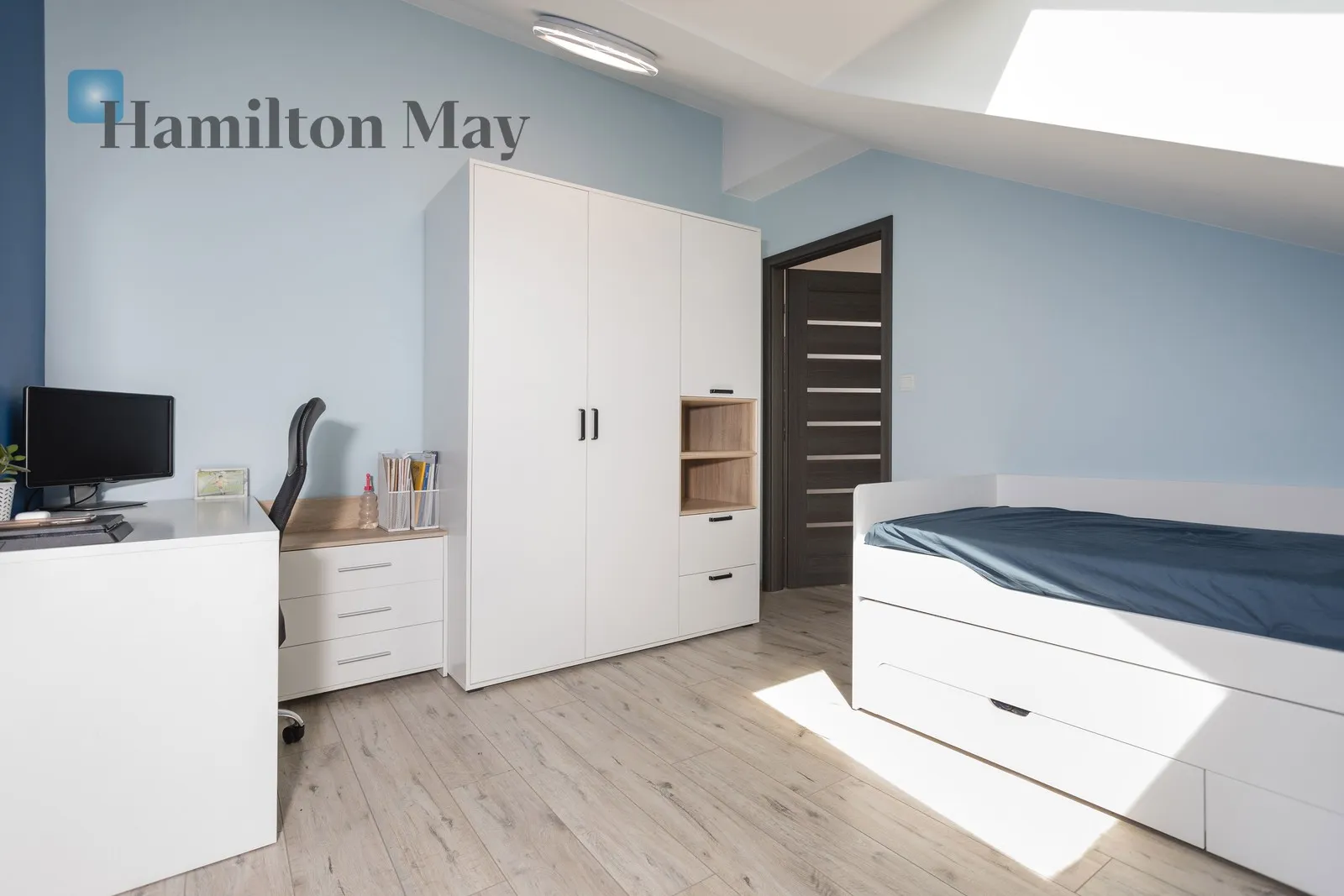 Subregion: Prokocim Distance to centre: 6.44 km Price: 2000000 PLN Bedrooms: 4 Bathrooms: 3 - slider