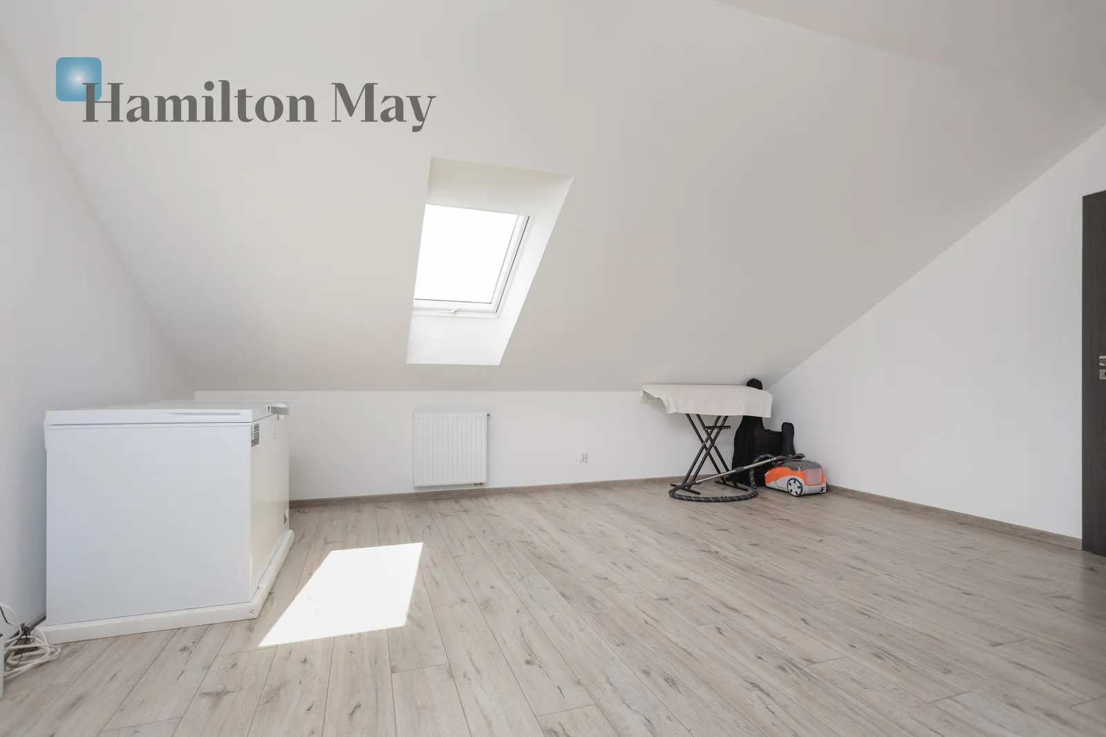 Subregion: Prokocim Distance to centre: 6.44 km Price: 2000000 PLN Bedrooms: 4 - slider