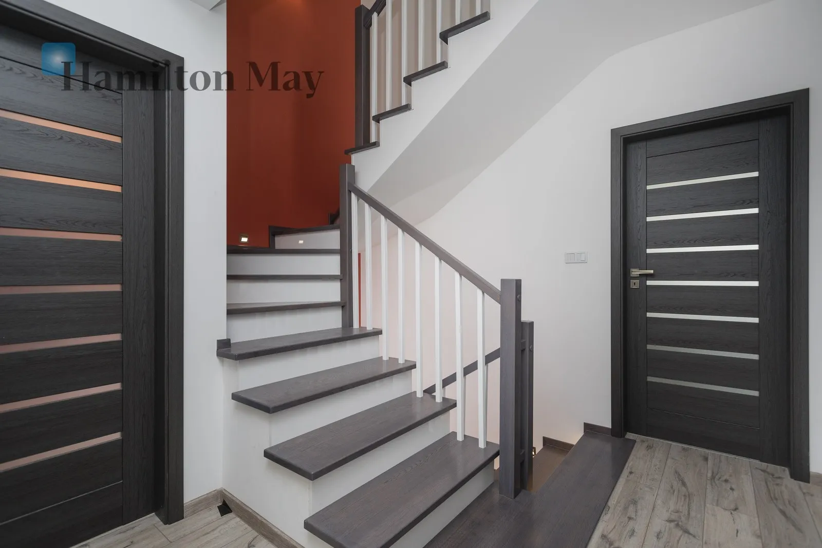 Bedrooms: 4 Bathrooms: 3 Size: 135.48m2 Price/m2: 14762 PLN - slider
