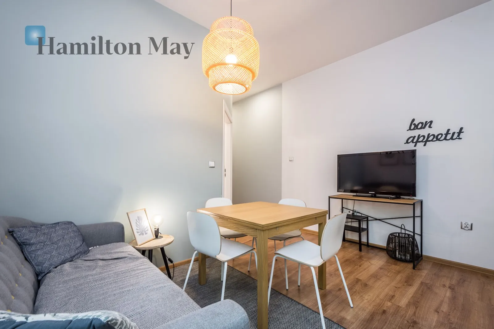 Region: Stare Miasto Distance to centre: 0.6 km Level: 1 Price: 4500 PLN Bedrooms: 3 Bathrooms: 1 Size: 65m2 Price/m2: 69 PLN - slider