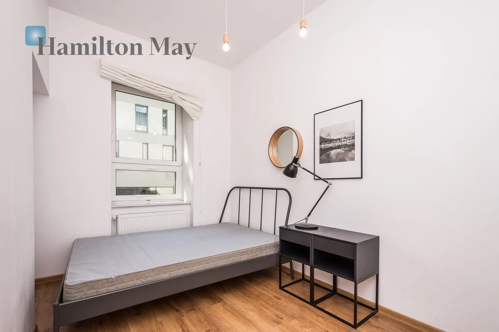 Level: 1 Price: 4500 PLN Bedrooms: 3 Bathrooms: 1 Size: 65m2 - slider