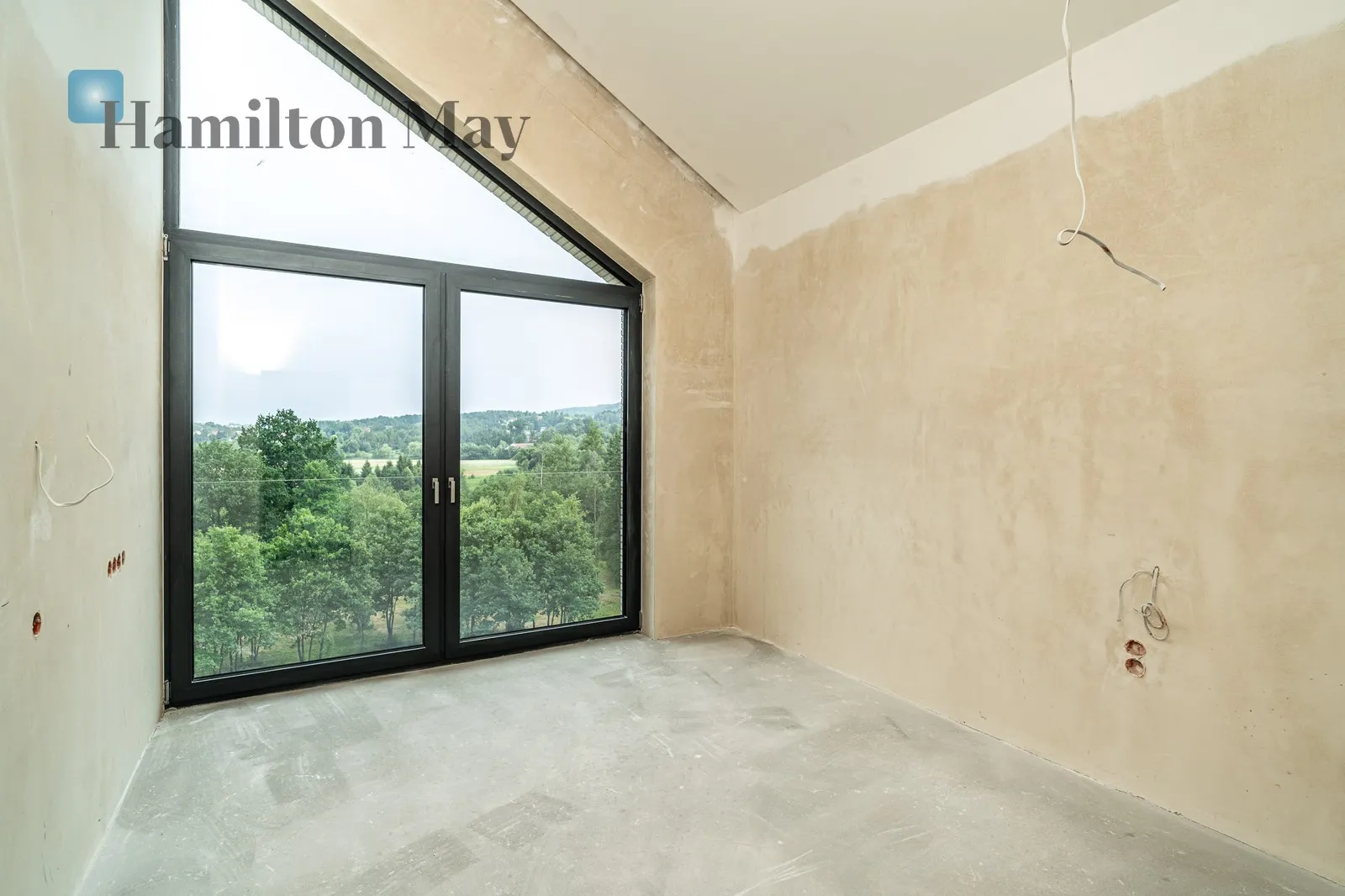 Bathrooms: 3 Plot size: 5500m2 - slider