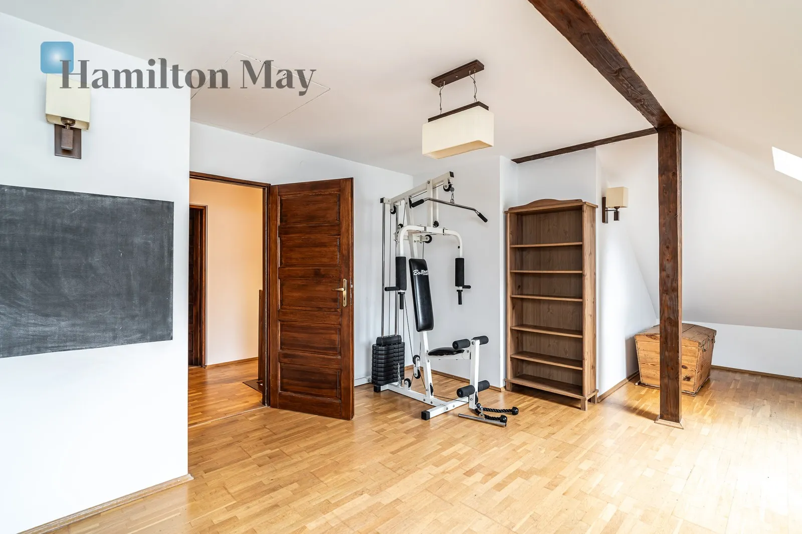 Level: 1 Price: 5500 PLN Bedrooms: 3 Bathrooms: 2 Size: 108m2 Price/m2: 51 PLN - slider