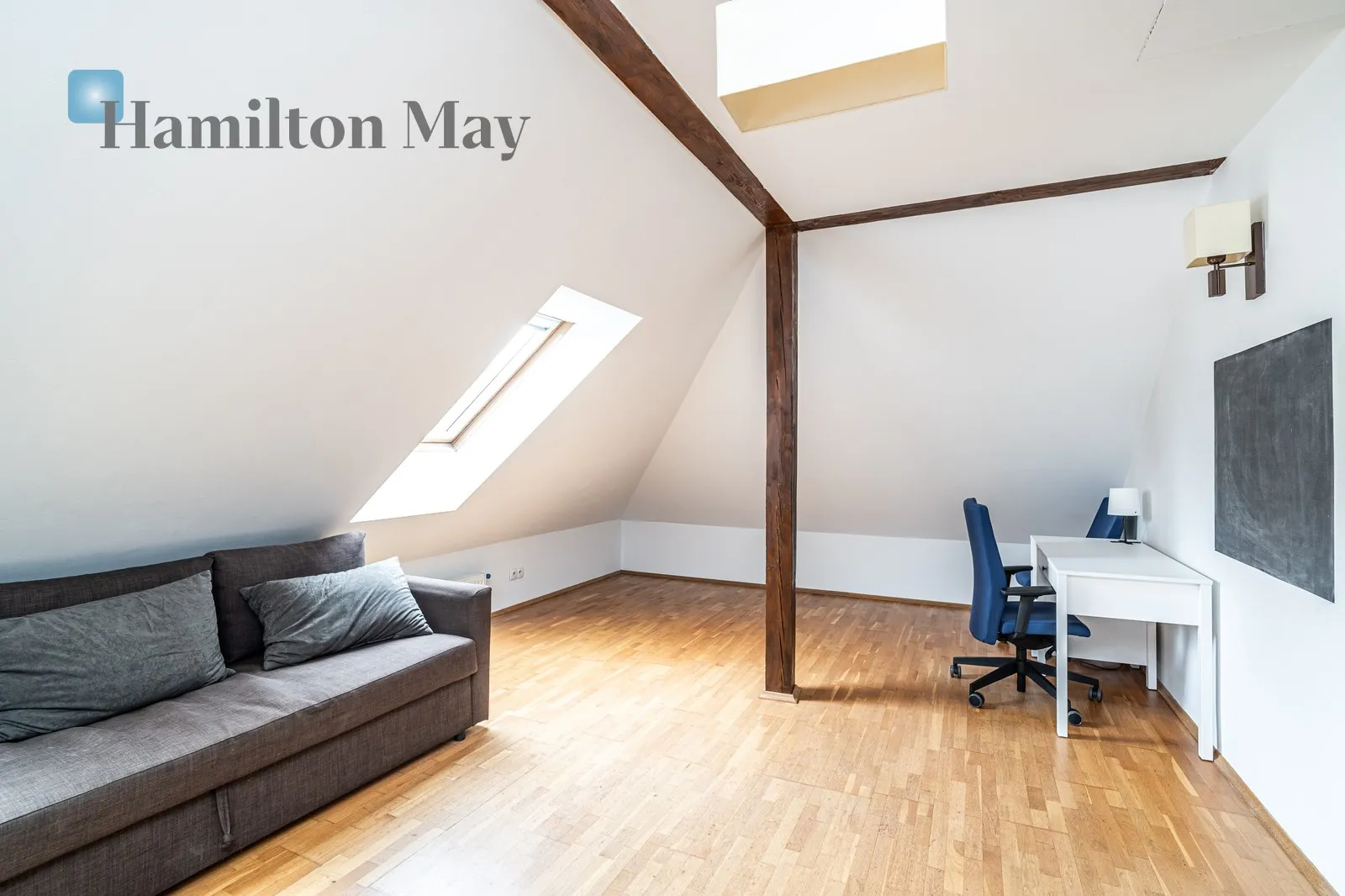 Distance to centre: 7.77 km Level: 1 Price: 5500 PLN Bedrooms: 3 Bathrooms: 2 Size: 108m2 - slider