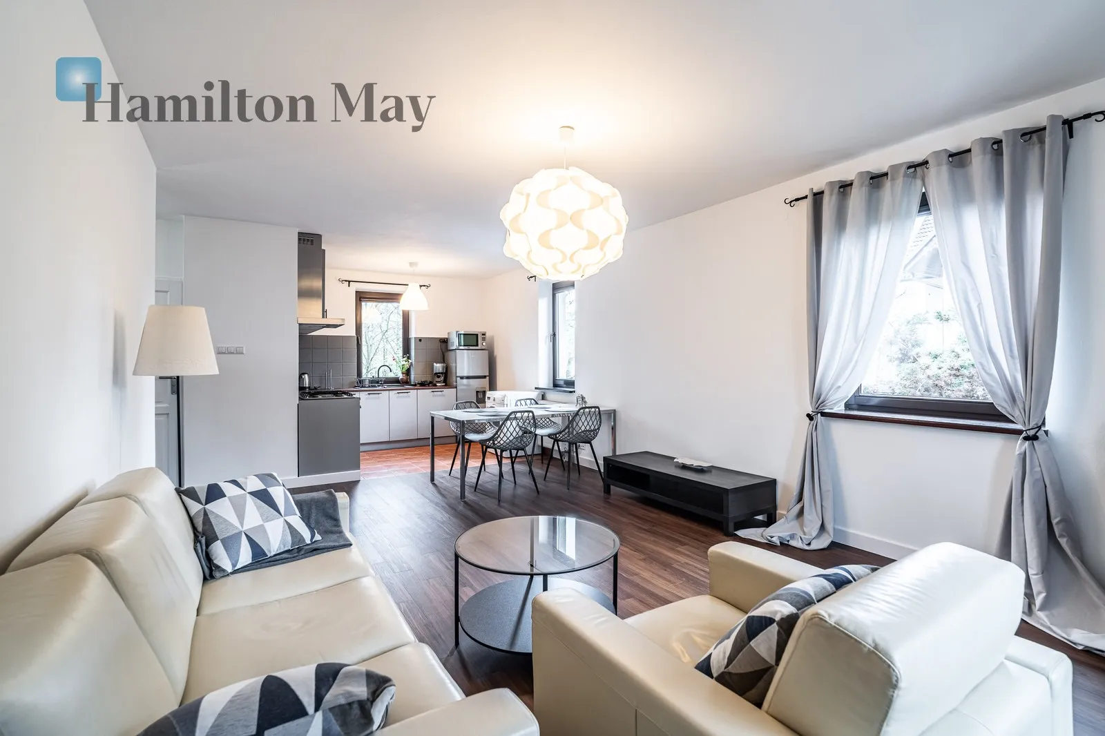 City: Kraków Street: Lasogórska Region: Swoszowice Distance to centre: 7.77 km Level: 1 Price: 5500 PLN Bedrooms: 3 Bathrooms: 2 Size: 108m2 - slider