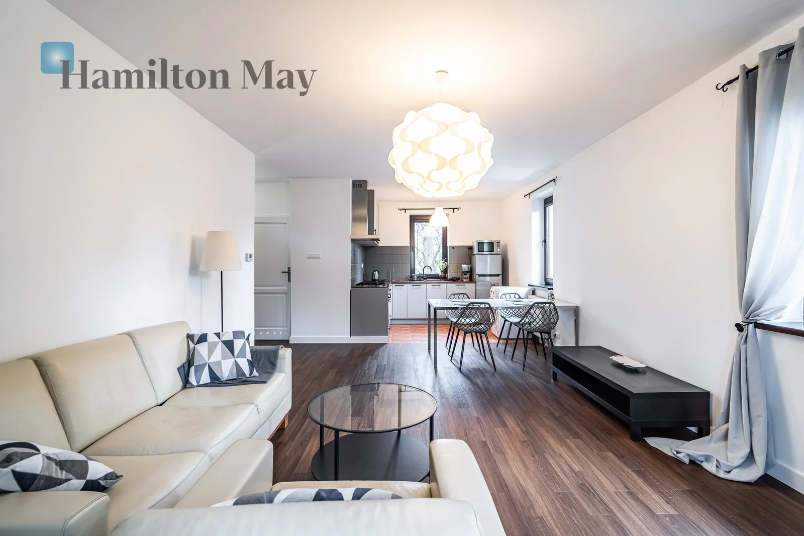 Street: Lasogórska Region: Swoszowice Distance to centre: 7.77 km Level: 1 Price: 5500 PLN Bedrooms: 3 Bathrooms: 2 Size: 108m2 Price/m2: 51 PLN - slider