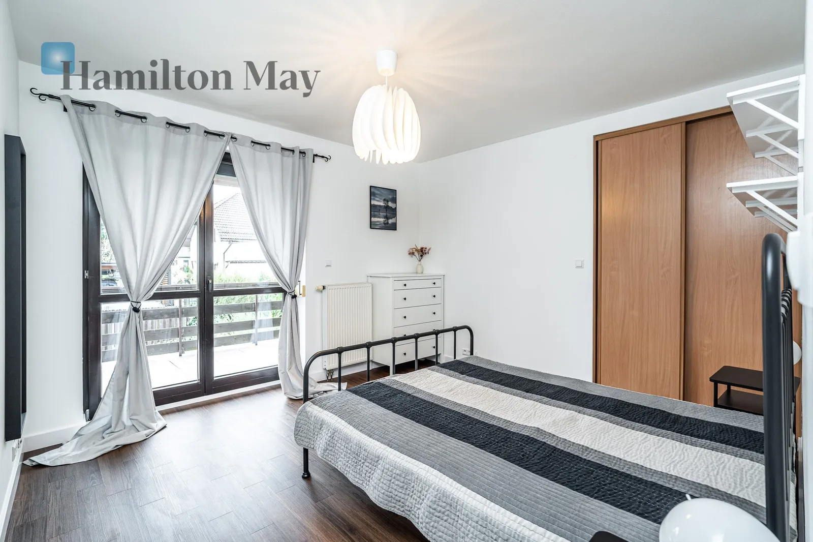 Region: Swoszowice Distance to centre: 7.77 km Level: 1 Price: 5500 PLN Bedrooms: 3 Bathrooms: 2 Size: 108m2 - slider