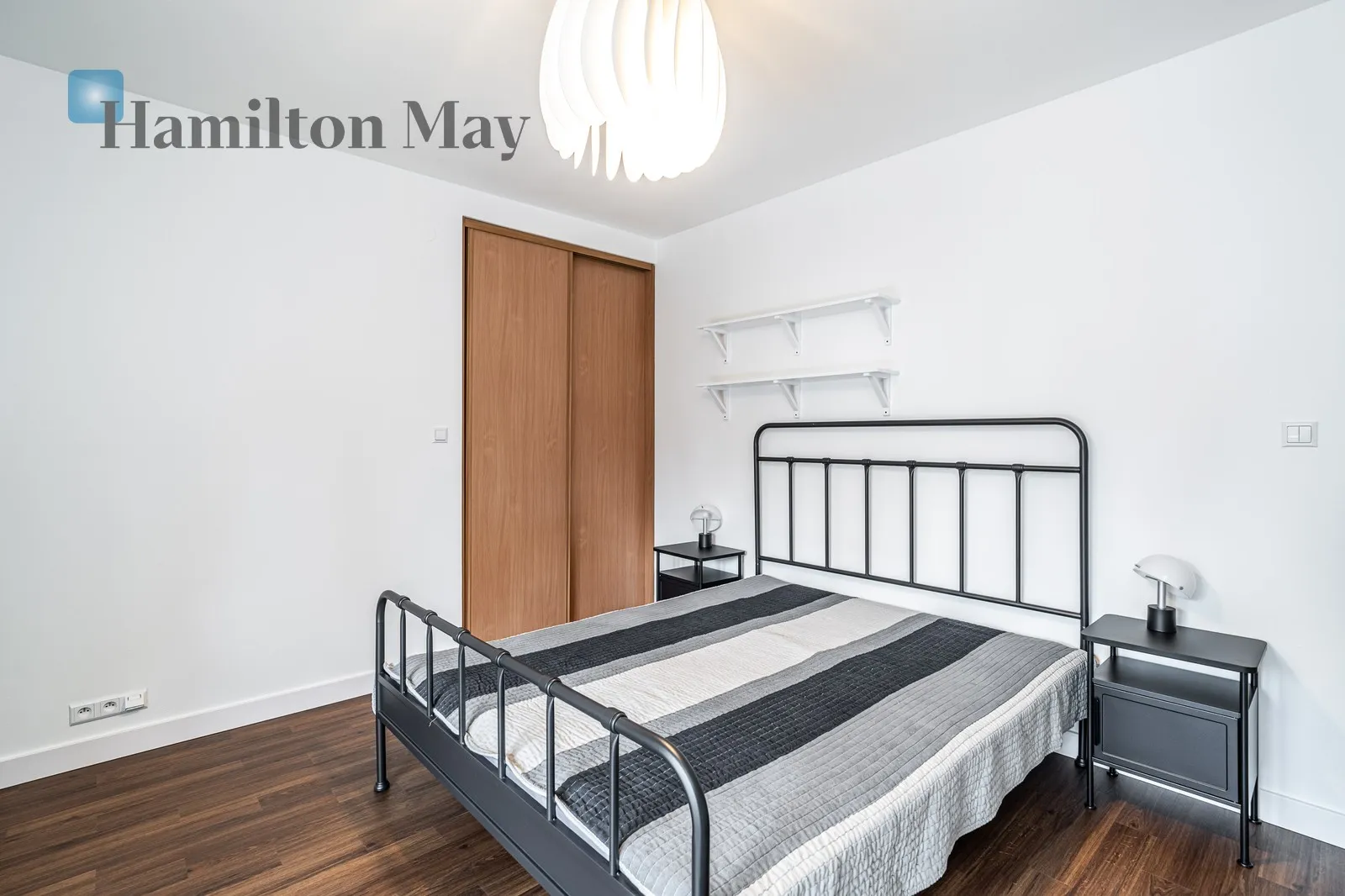 Distance to centre: 7.77 km Level: 1 Price: 5500 PLN Bedrooms: 3 Bathrooms: 2 Size: 108m2 Price/m2: 51 PLN - slider