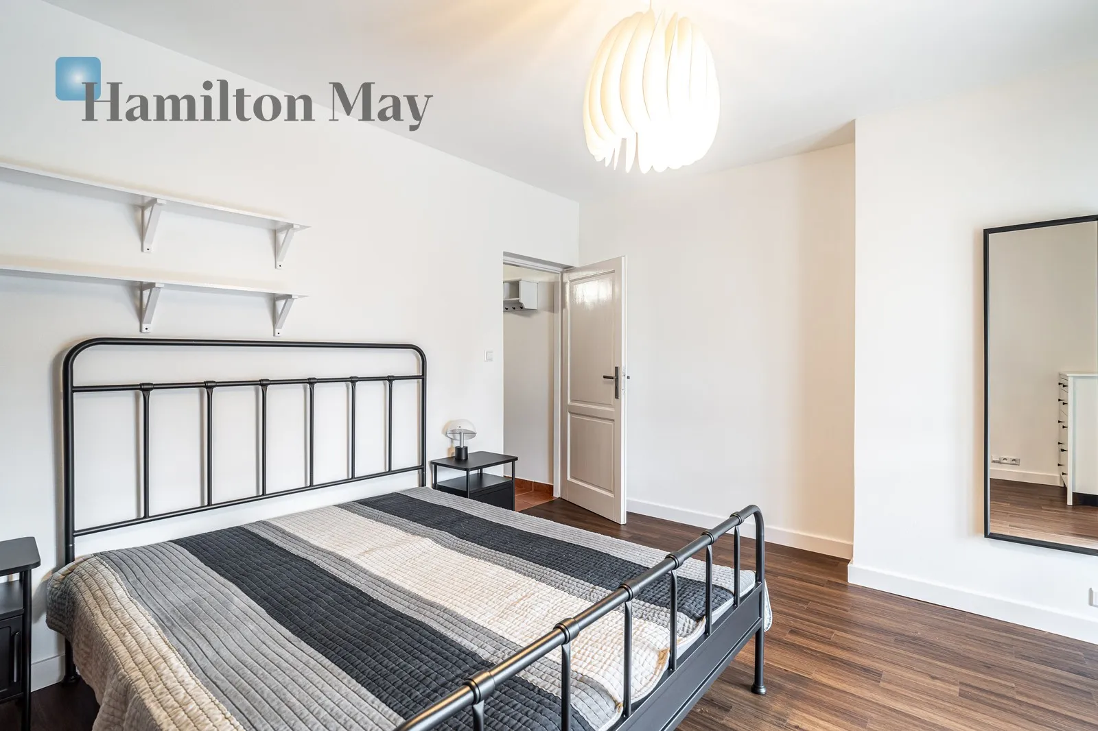 City: Kraków Street: Lasogórska Region: Swoszowice Distance to centre: 7.77 km Level: 1 Price: 5500 PLN - slider