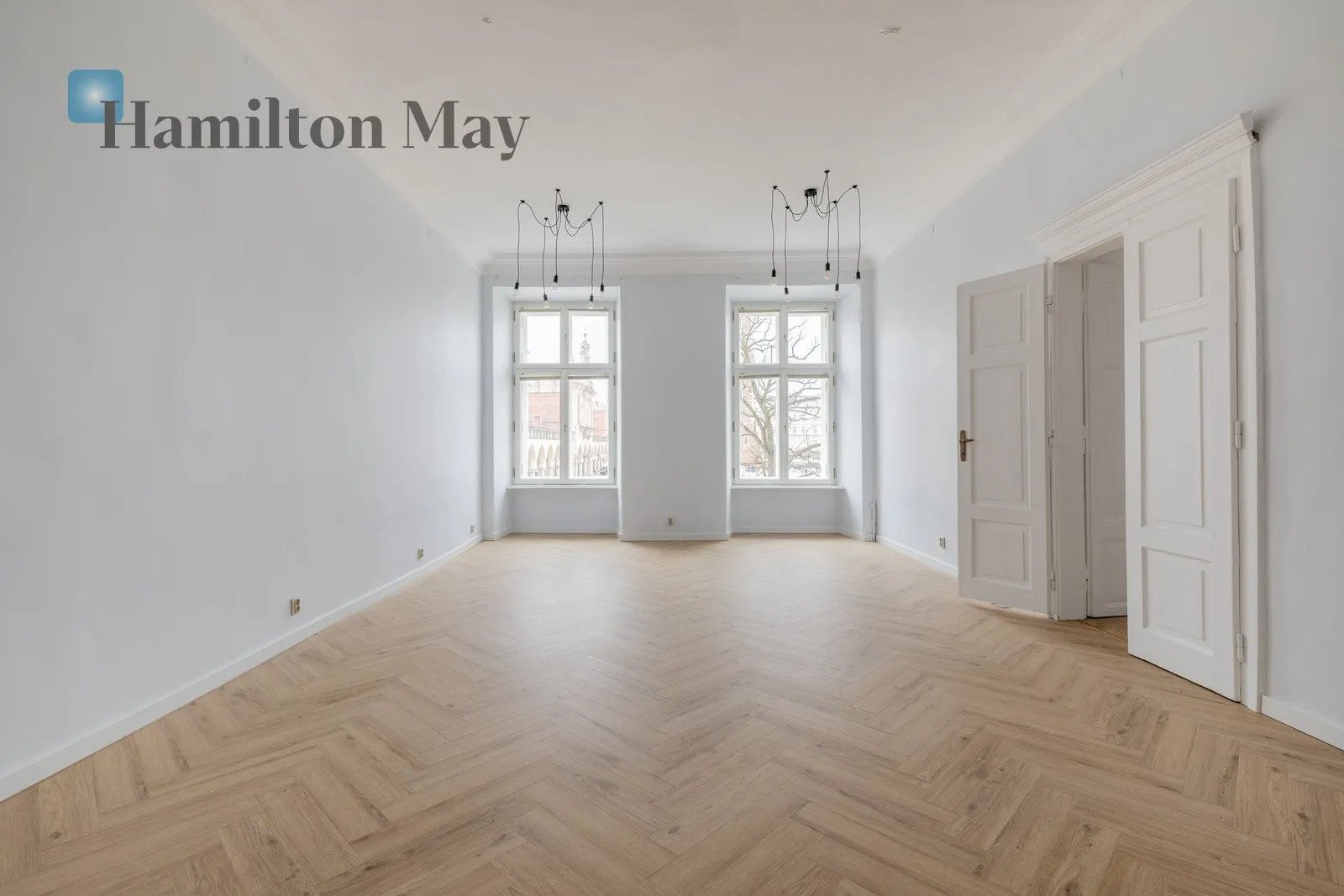 Elegancki lokal z widokiem na Rynek Główny  - slider