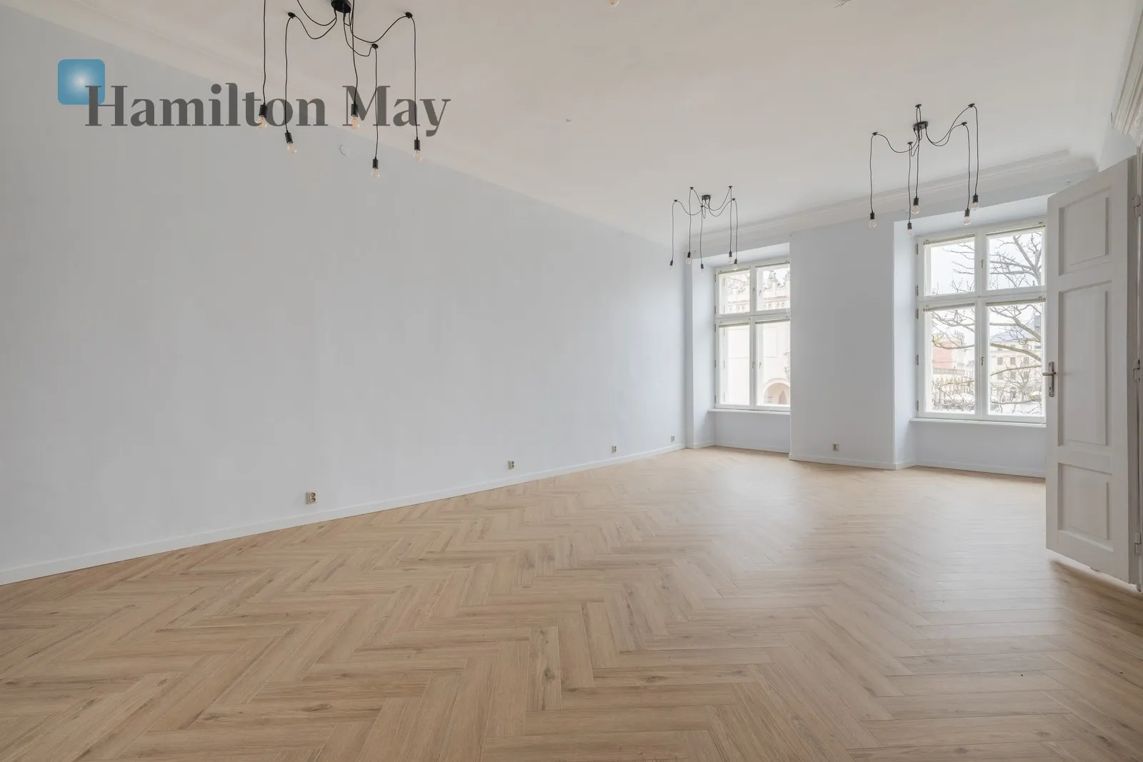 Elegancki lokal z widokiem na Rynek Główny  - slider