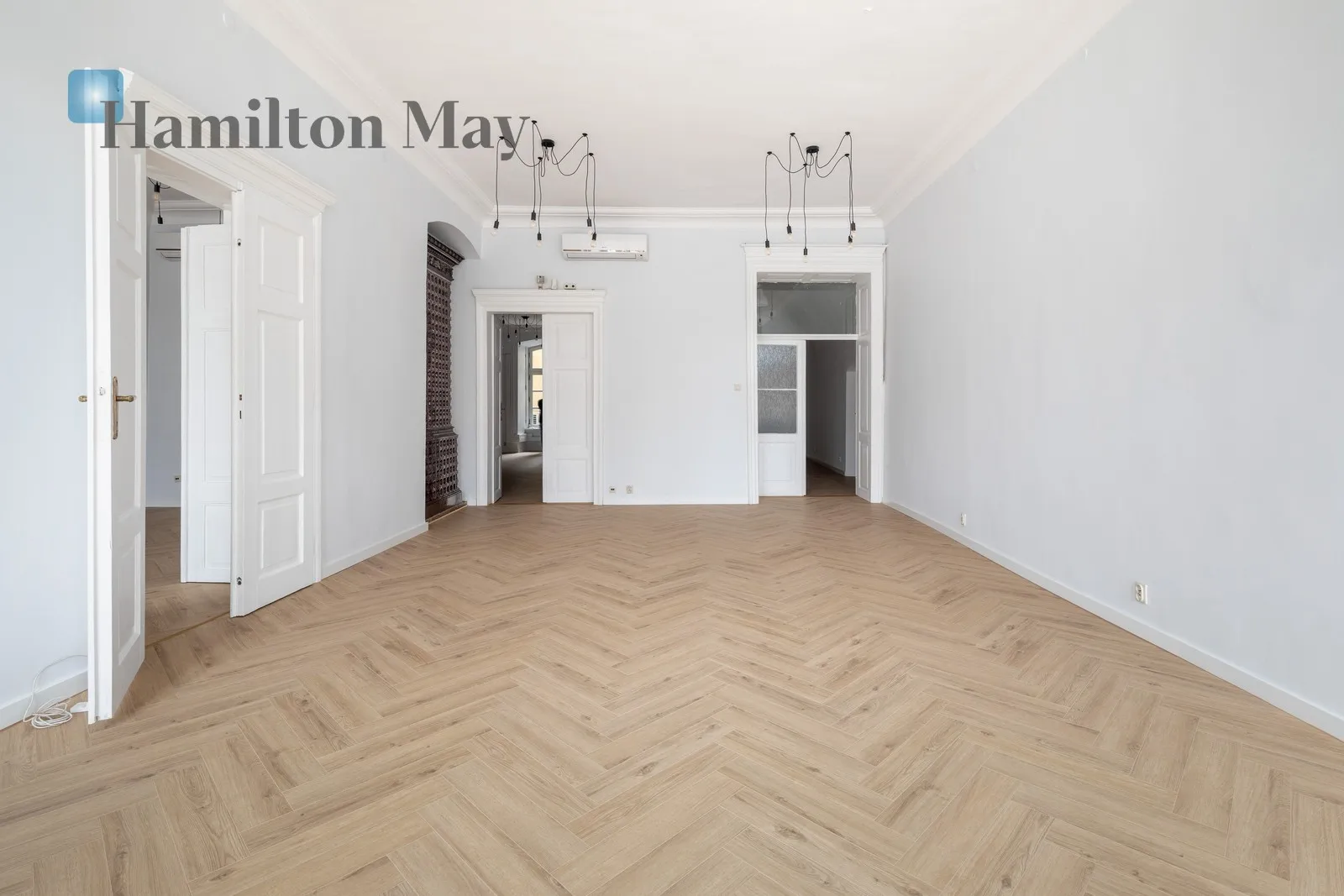 Elegancki lokal z widokiem na Rynek Główny  - slider