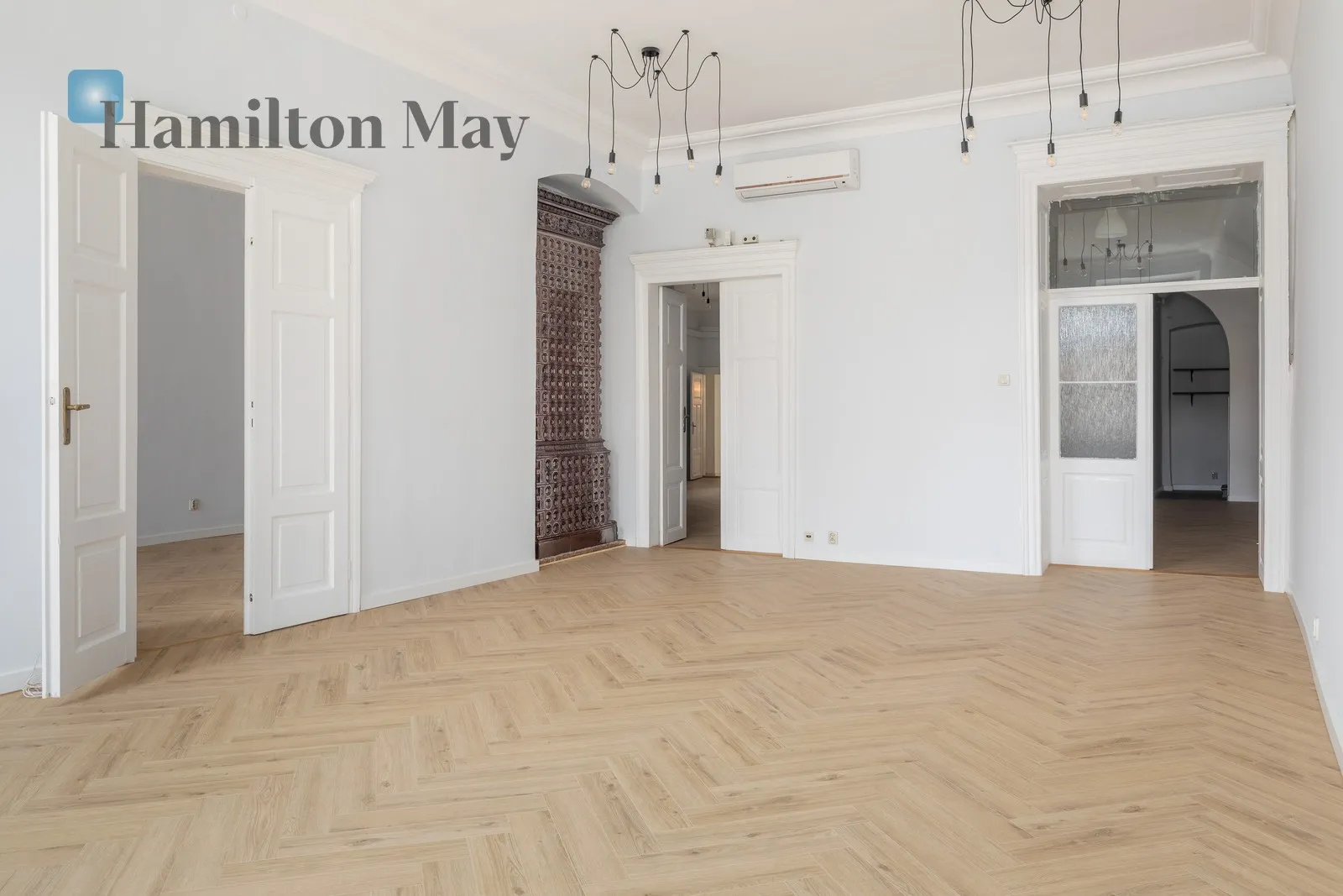 Elegancki lokal z widokiem na Rynek Główny  - slider