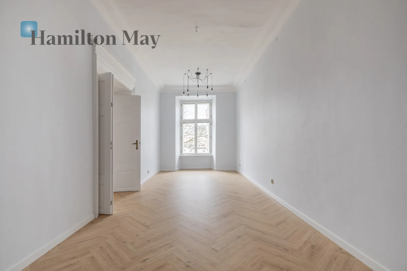 Elegancki lokal z widokiem na Rynek Główny  - slider