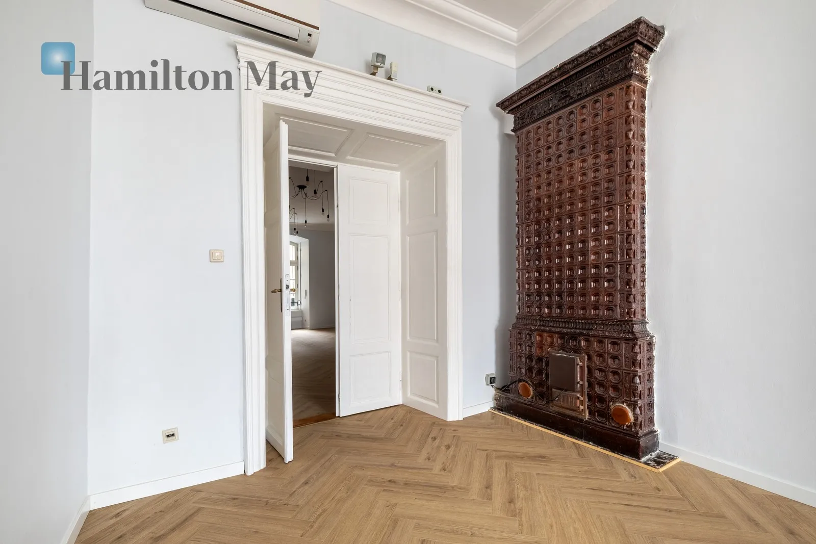 Elegancki lokal z widokiem na Rynek Główny  - slider