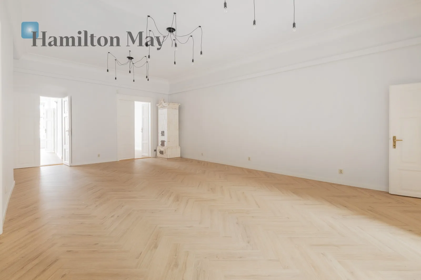 Elegancki lokal z widokiem na Rynek Główny  - slider