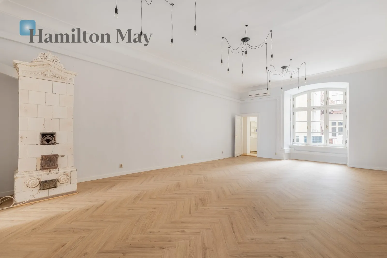 Elegancki lokal z widokiem na Rynek Główny  - slider