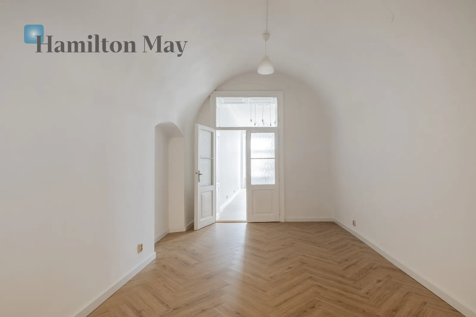 Elegancki lokal z widokiem na Rynek Główny  - slider