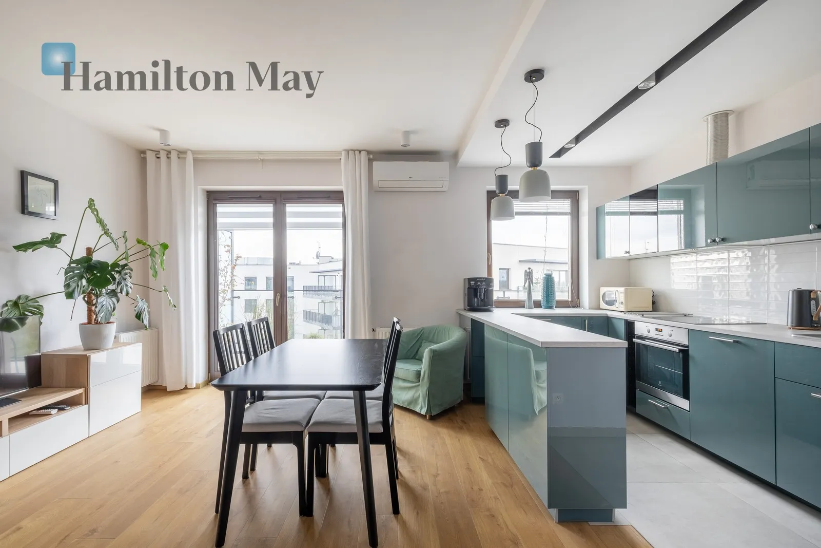 An extraordinary apartment with a large terrace and a beautiful view, in the investment - Dom pod Wilgą - slider