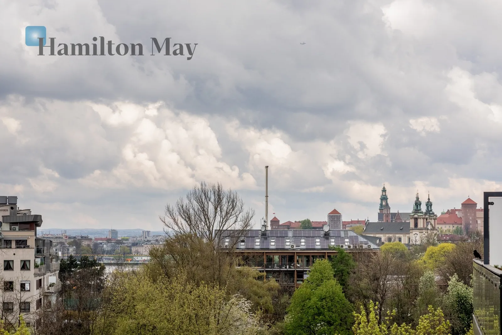 An extraordinary apartment with a large terrace and a beautiful view, in the investment - Dom pod Wilgą - slider