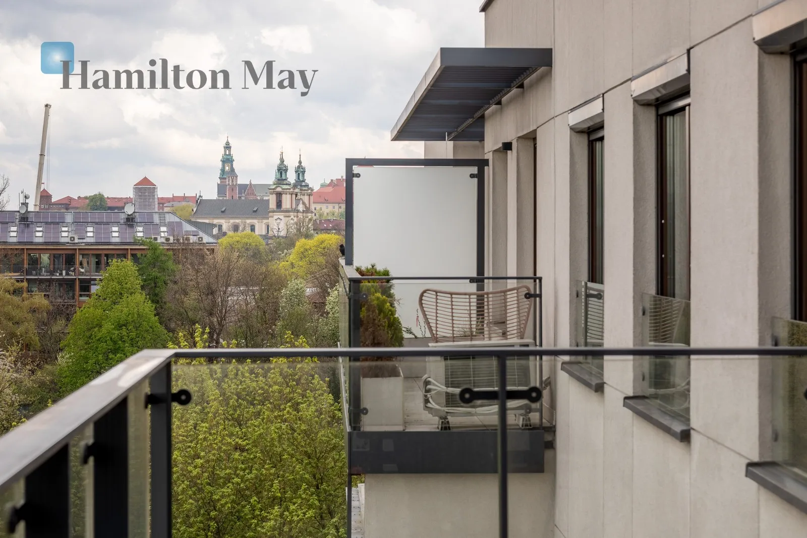 An extraordinary apartment with a large terrace and a beautiful view, in the investment - Dom pod Wilgą - slider