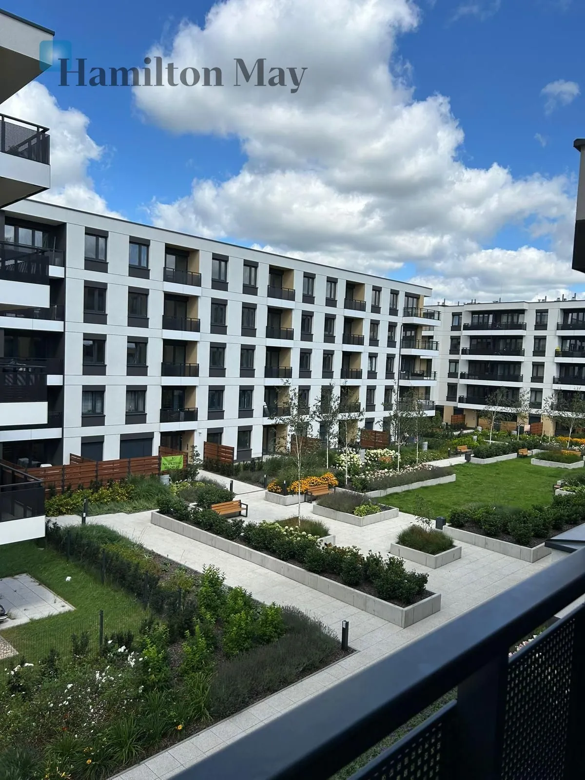 27 m² with a separate bedroom and parking space in the Lokum Verde development
 - slider