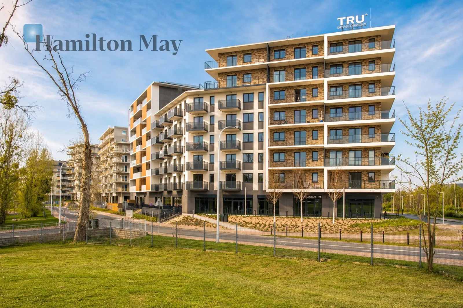 Elegant two-room apartment with a balcony on the 3rd floor  - slider