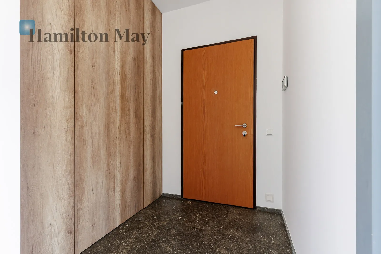 Region: Mokotów Subregion: Sadyba Distance to centre: 5.28 km Level: 3 Price: 7500 PLN Bedrooms: 2 Bathrooms: 2 - slider