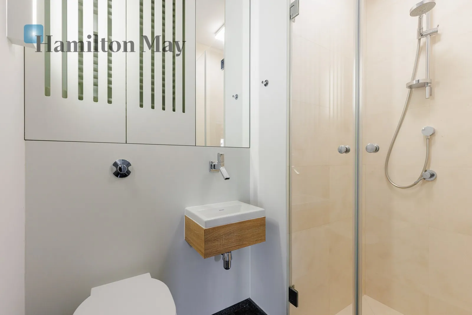 Street: Bernardyńska Region: Mokotów Subregion: Sadyba Distance to centre: 5.28 km Level: 3 Price: 7500 PLN Bedrooms: 2 - slider