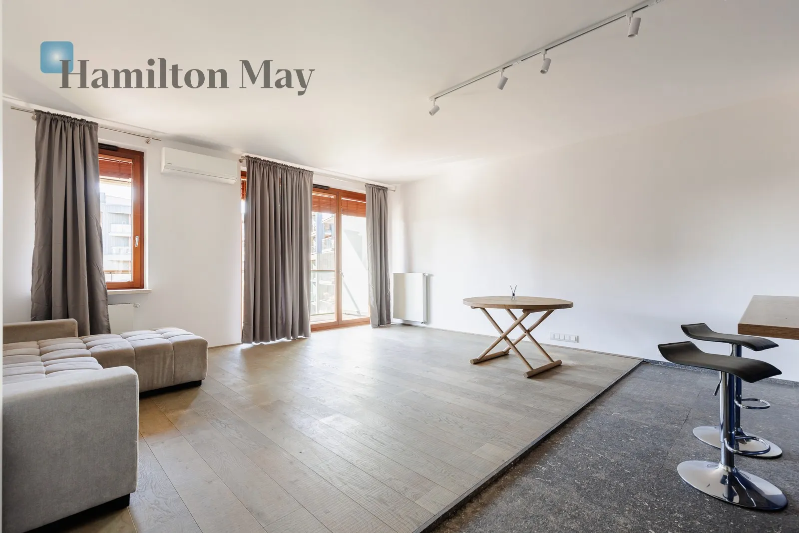 City: Warszawa Street: Bernardyńska Region: Mokotów Subregion: Sadyba Distance to centre: 5.28 km Level: 3 Price: 7500 PLN Bedrooms: 2 Bathrooms: 2 Size: 92m2 Price/m2: 82 PLN - slider