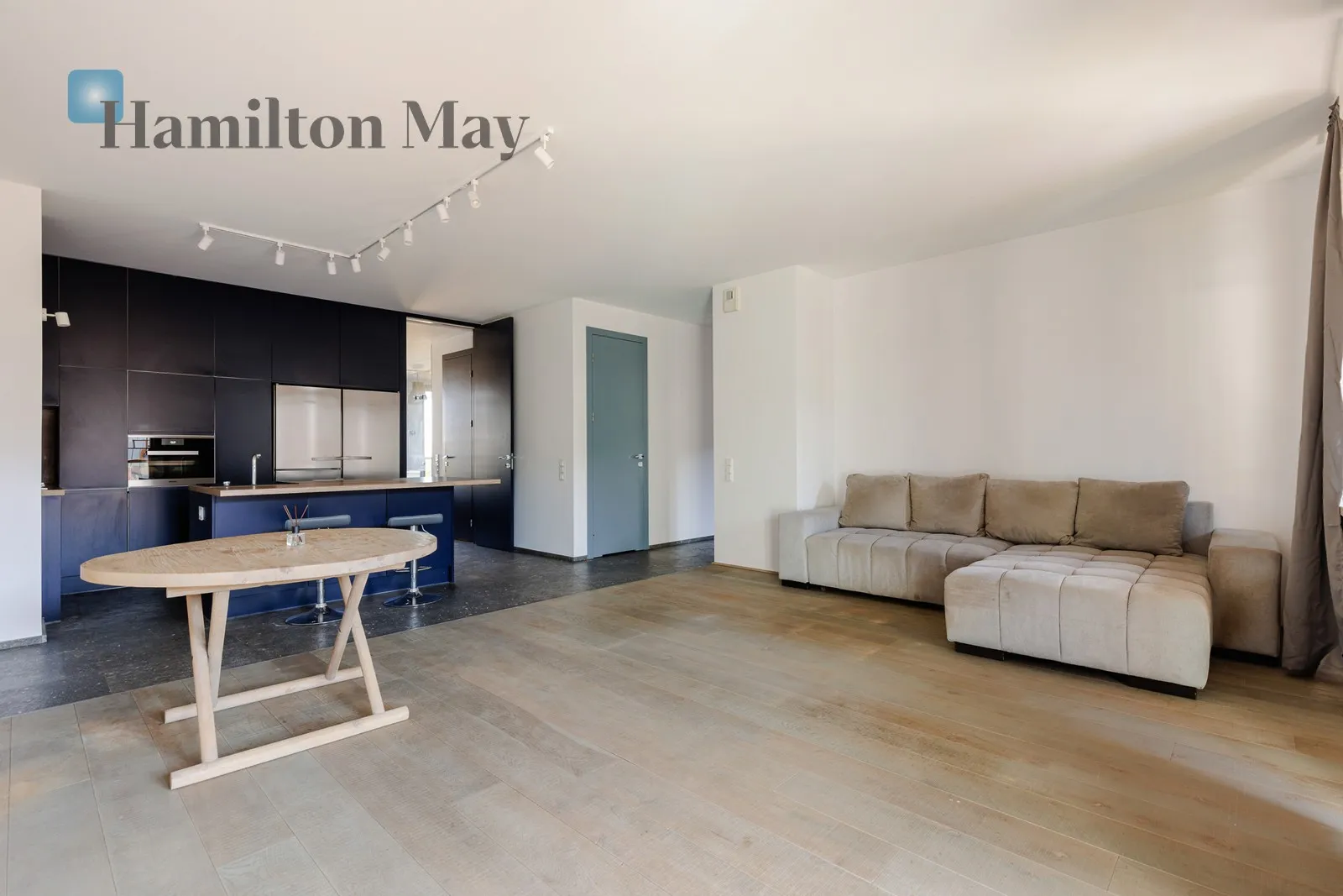 Street: Bernardyńska Region: Mokotów Subregion: Sadyba Distance to centre: 5.28 km Level: 3 Price: 7500 PLN Bedrooms: 2 Bathrooms: 2 Size: 92m2 Price/m2: 82 PLN - slider