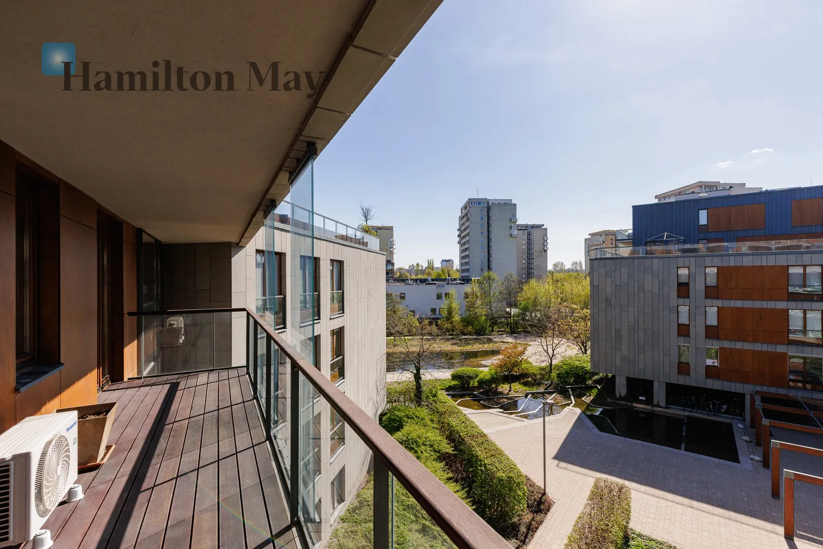 Subregion: Sadyba Distance to centre: 5.28 km Level: 3 Price: 7500 PLN Bedrooms: 2 Bathrooms: 2 Size: 92m2 - slider