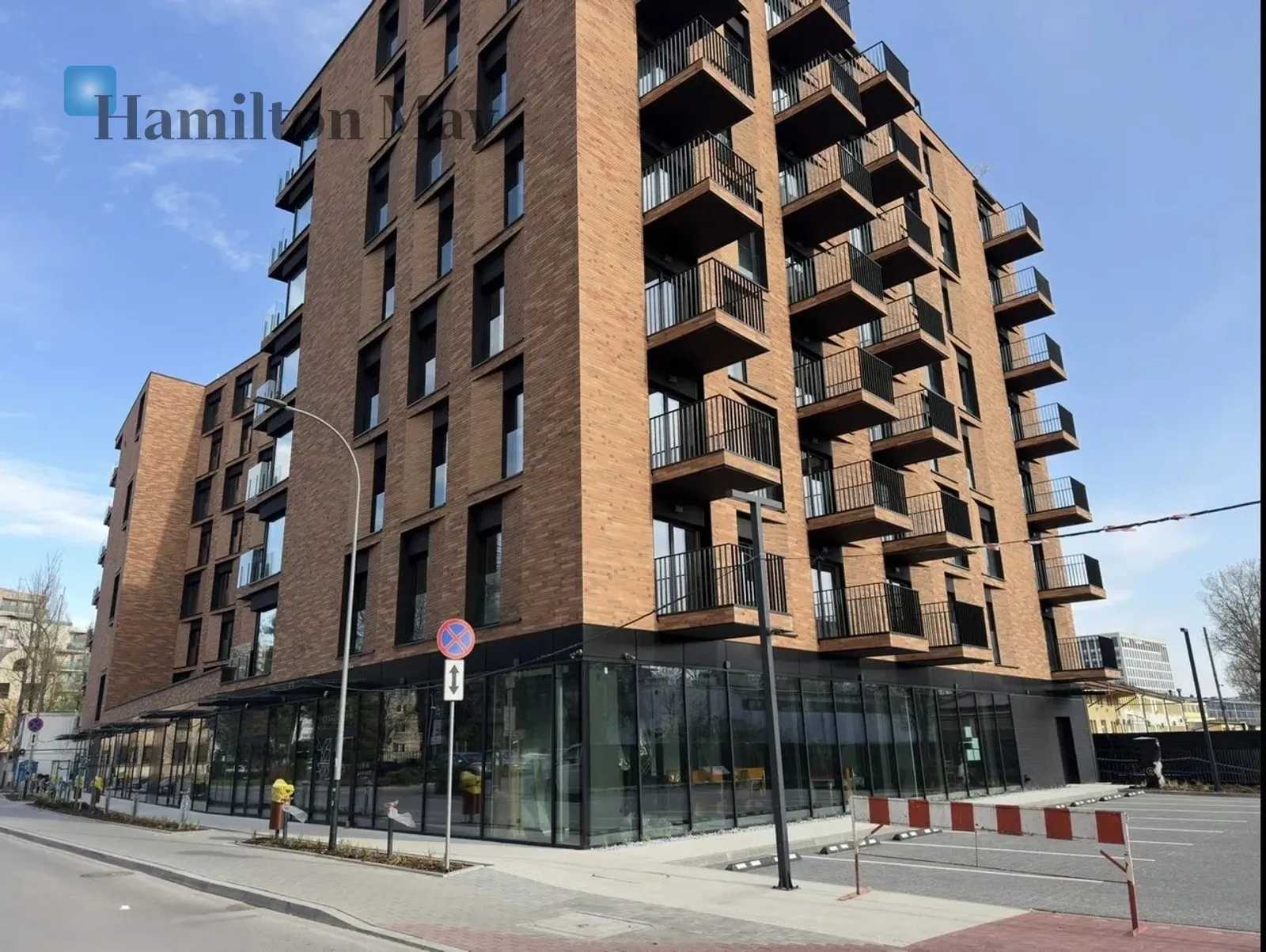 City: Kraków Street: Cystersów Region: Grzegórzki Distance to centre: 2.33 km Price: 12500 PLN Bedrooms: null Bathrooms: null Plot size: nullm2 - slider