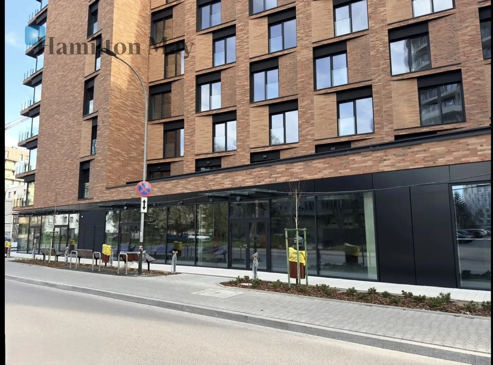 Region: Grzegórzki Distance to centre: 2.33 km Price: 12500 PLN Bedrooms: null Bathrooms: null Plot size: nullm2 Layout: null - slider