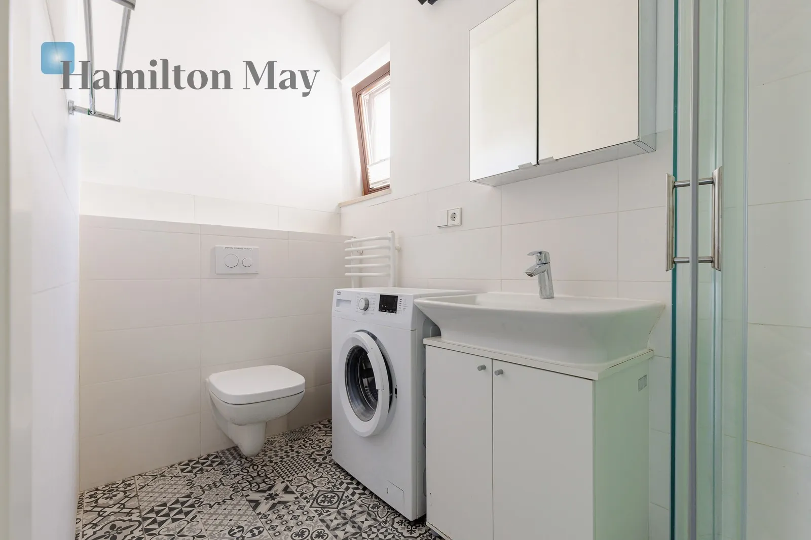 Modern, spacious apartment in the green part of Wawer.

 - slider