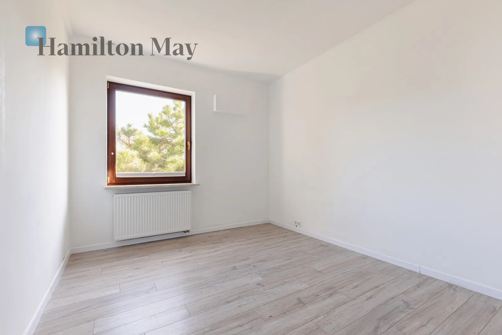 Modern, spacious apartment in the green part of Wawer.

 - slider